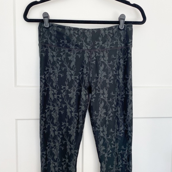 Fabletics Powerhold High Rise Leggings Black/Gray Floral Workout Gym Size Small - Picture 5 of 9